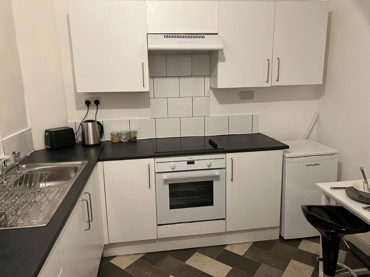 Superb Lime Guest House Shildon Esterno foto